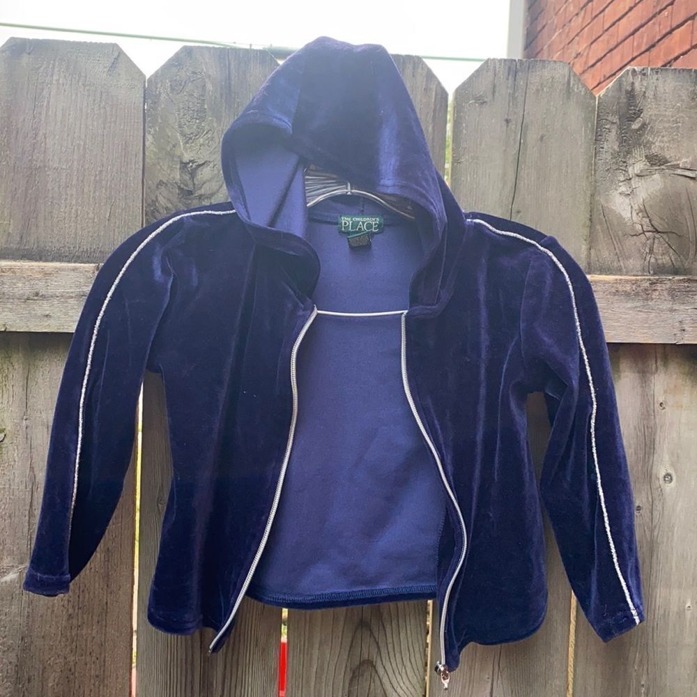Children’s Place velour hoodie sz. 6